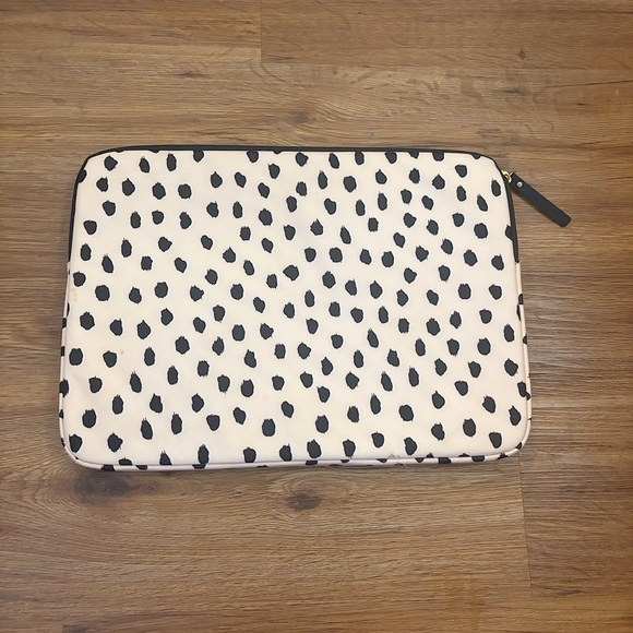 Kate Spade Vintage Laptop Case, Baby Pink & Cheetah Print, Fits 15” Laptops. - Picture 5 of 6